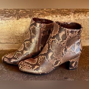 NEW ANNE KLEIN BOOTS!